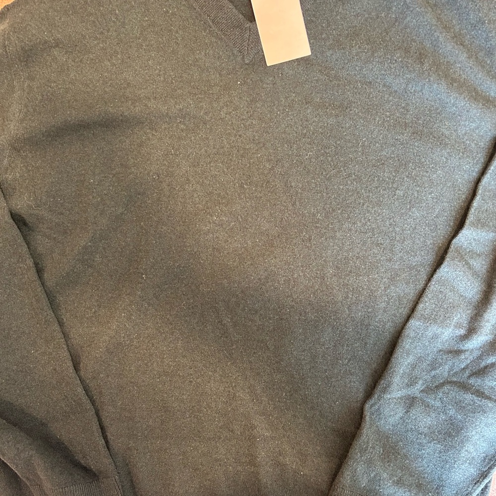 Men's V-Neck Cashmere Sweater - Gray